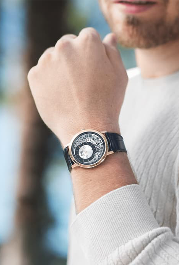 ALTIPLANO ULTIMATE AUTOMATIC WATCH