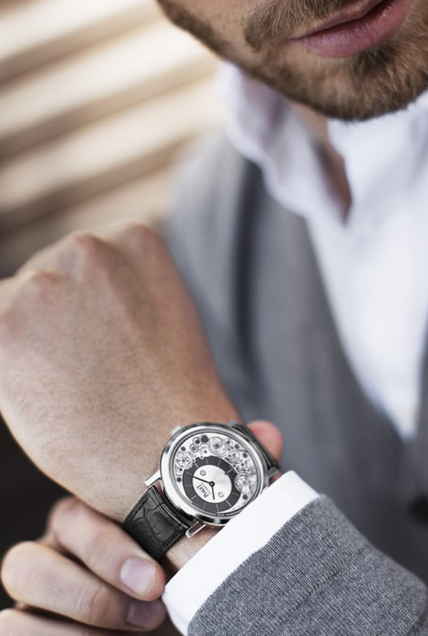 ALTIPLANO ULTIMATE AUTOMATIC WATCH